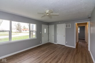 19 Lynwood Dr in New Whiteland, IN - Building Photo - Building Photo
