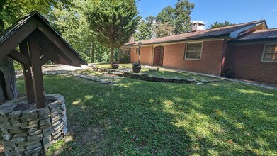 1032 Brightwater Dr in Hendersonville, NC - Building Photo - Building Photo