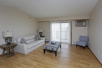 Sterling Pointe Apartment Community in Grand Forks, ND - Foto de edificio - Interior Photo