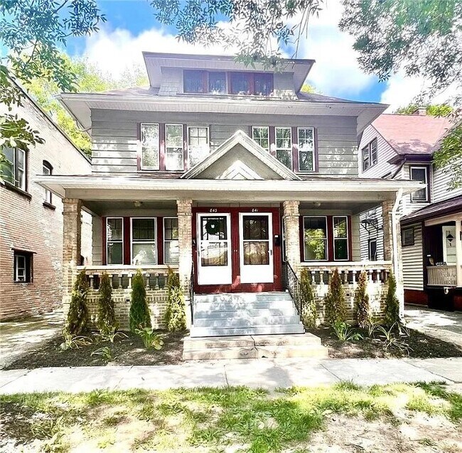 841 S Goodman St in Rochester, NY - Building Photo - Building Photo