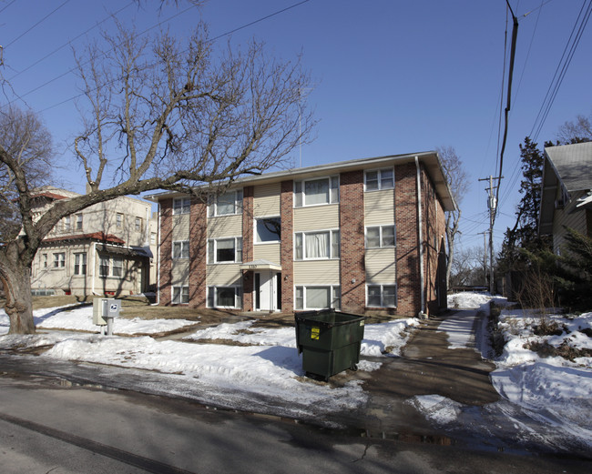 1310 S 26th St in Lincoln, NE - Building Photo - Building Photo