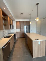 250 NE 27th St, Unit A1 in Miami, FL - Building Photo