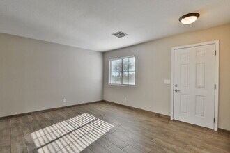 17420 W Calavar Rd in Surprise, AZ - Building Photo - Building Photo