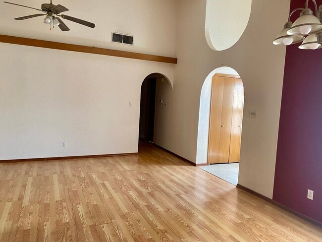 2032 Camelot Dr in Las Cruces, NM - Building Photo - Building Photo