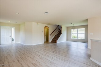 9026 Astonia Way in Ft. Myers, FL - Building Photo - Building Photo