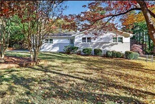 170 Shiloh Run NW in Kennesaw, GA - Building Photo