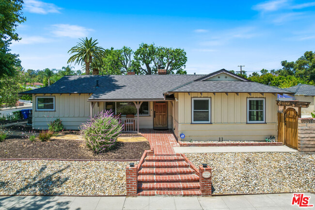 22103 Del Valle St in Los Angeles, CA - Building Photo - Building Photo