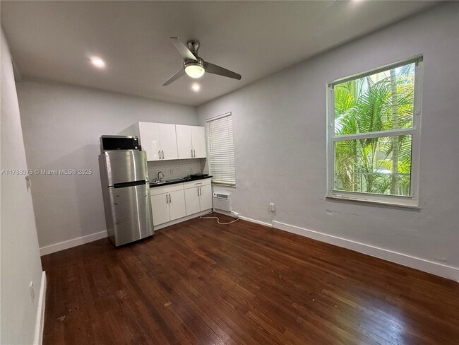 property at 315 W 28th St