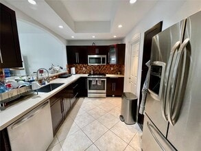 10807 NW 84th Ln in Doral, FL - Building Photo - Building Photo