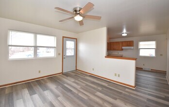 3042 Hamlin Ave in Mount Pleasant, WI - Building Photo - Building Photo