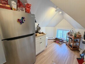 72 College Ave, Unit 3 in Somerville, MA - Building Photo - Building Photo