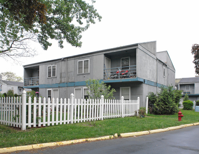 Van Rensselaer Village Apartments in Watervliet, NY - Building Photo - Building Photo