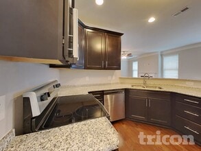 2203 Wise Owl Dr in Greensboro, NC - Foto de edificio - Building Photo