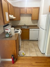 21 River Pl in Stamford, CT - Foto de edificio - Building Photo