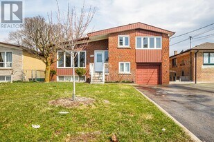 35 Euphrasia Dr in Toronto, ON - Building Photo