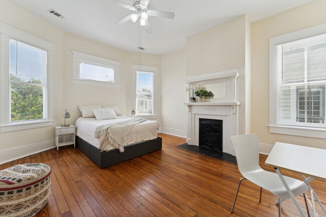 11 E 39th St in Savannah, GA - Building Photo - Building Photo