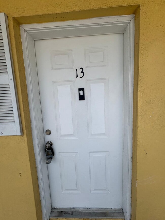 property at 1505 Crescent Cir