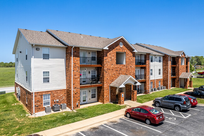 Southernwood Apartments in Nixa, MO - Building Photo - Building Photo