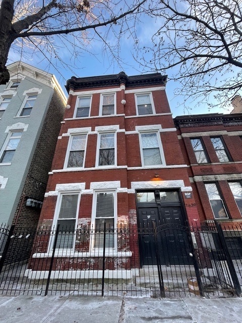 property at 1639 W Huron St