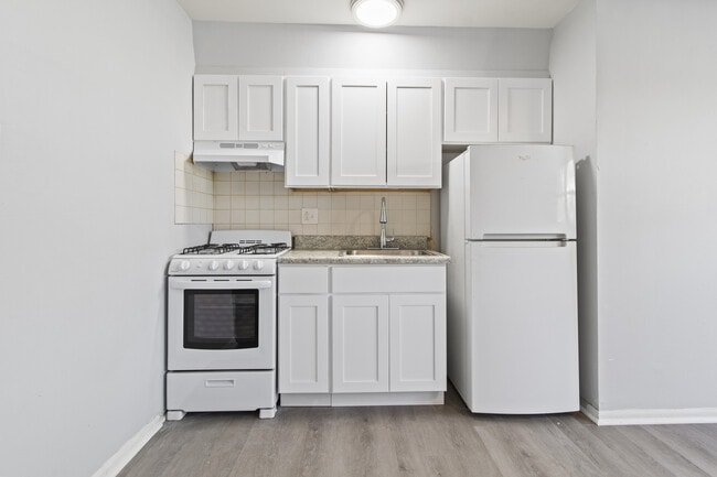 Algon Gardens in Philadelphia, PA - Foto de edificio - Building Photo