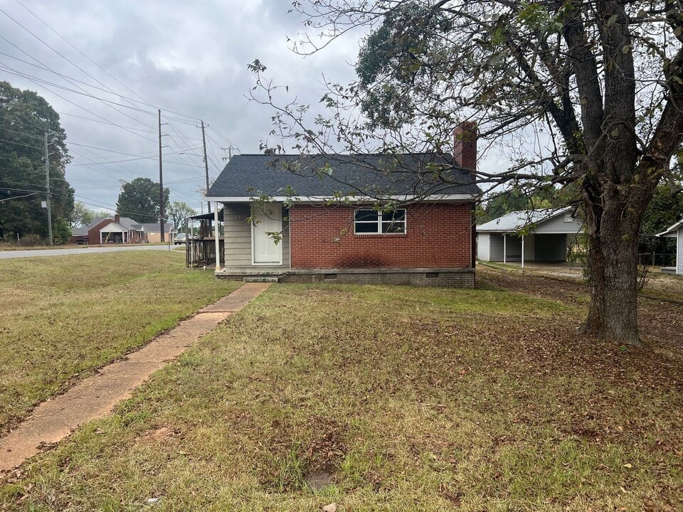 4000 Highpoint Dr in Tuscaloosa, AL - Building Photo