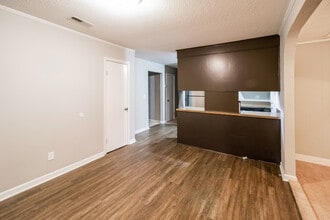 114 Louise Ct in Ladson, SC - Building Photo - Building Photo