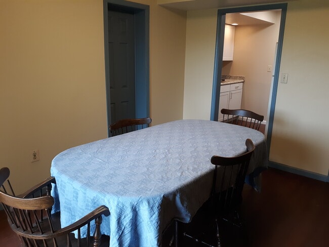 19606 Ridgeside Rd, Unit basement apartment in Bluemont, VA - Building Photo - Building Photo