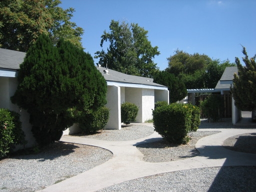 Mayflower Apartments in Hemet, CA - Foto de edificio