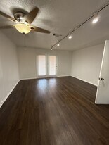 212 Wilshire Dr in Euless, TX - Building Photo