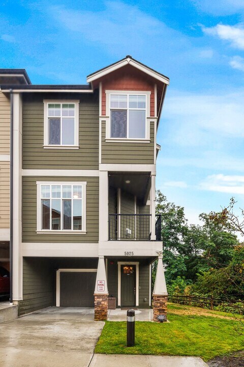 5025 S 109th Ct in Tukwila, WA - Building Photo
