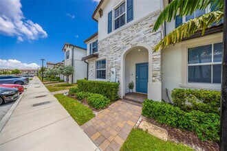 2327 NW 122nd Ter in Miami Shores, FL - Building Photo - Building Photo