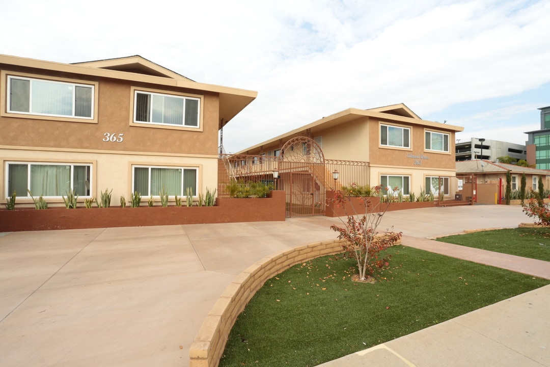 Edward Arms Apartments in Chula Vista, CA - Foto de edificio