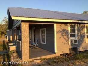 102 E Cornell St photo'