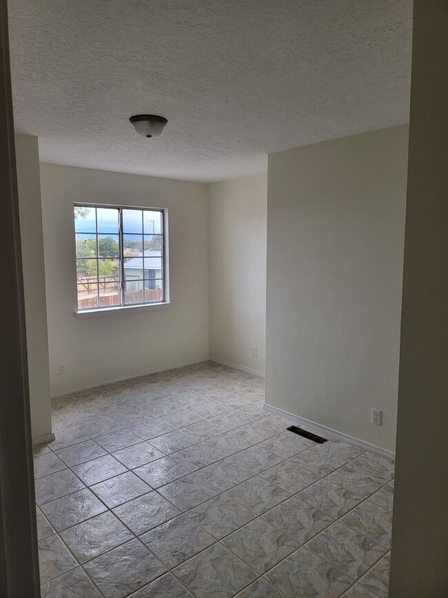 1220 Rosemont Ave NW in Albuquerque, NM - Building Photo - Building Photo