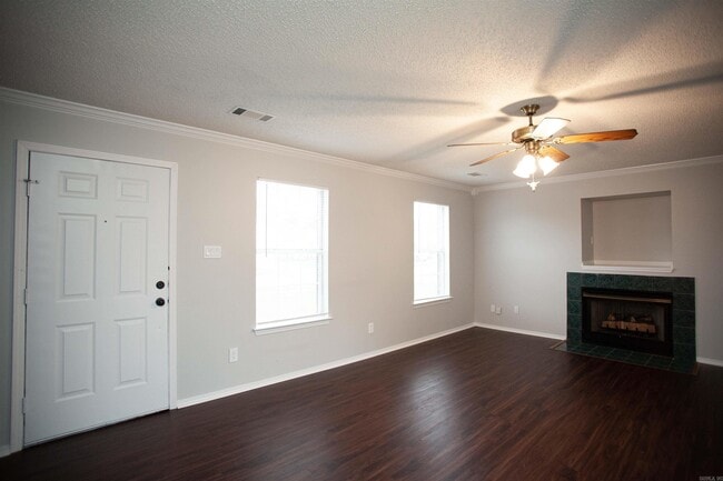 2209 Lakeshore Dr in Bryant, AR - Building Photo - Building Photo