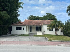 2155 Biarritz Dr in Miami, FL - Building Photo - Building Photo