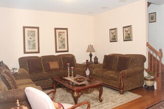 2492 Waterbury Ln in Buffalo Grove, IL - Building Photo - Building Photo