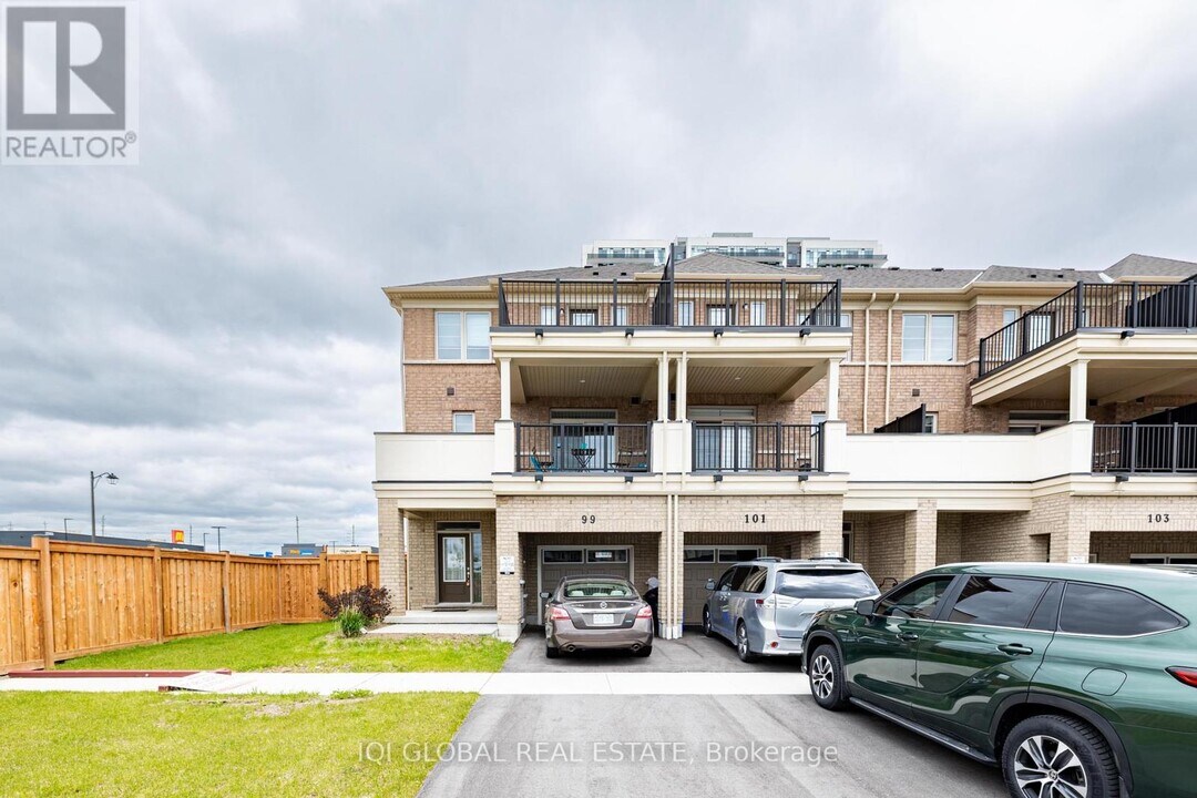 99 Air Dancer Cres in Oshawa, ON - Building Photo