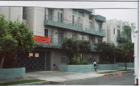 Serrano Place in Los Angeles, CA - Building Photo - Building Photo