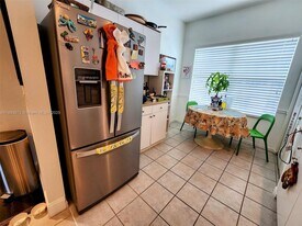 730 NE 90th St in Miami, FL - Building Photo