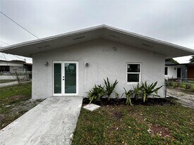 4429 SW 21st St in West Park, FL - Building Photo