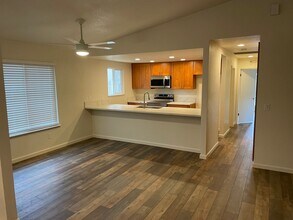 6 La Sara Ct in Sacramento, CA - Building Photo - Building Photo