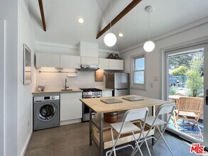 1228 Pine St in Santa Monica, CA - Building Photo - Building Photo