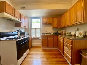 22 Market St-Unit -22 Market Street, #3 (PLACEMENT) in Amesbury, MA - Building Photo - Building Photo