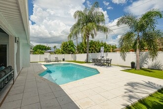 3345 SW Frankford St in Port St. Lucie, FL - Building Photo - Building Photo