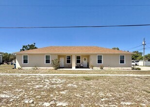 2 W Orange St in Davenport, FL - Foto de edificio - Building Photo