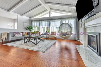 105 Graceland Dr in San Rafael, CA - Building Photo - Building Photo