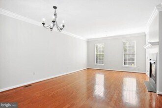 1581 Leeds Castle Dr in Vienna, VA - Building Photo - Building Photo