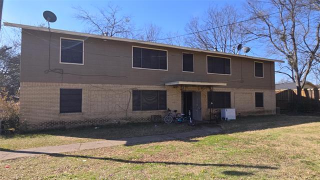 property at 400 Oak Dr