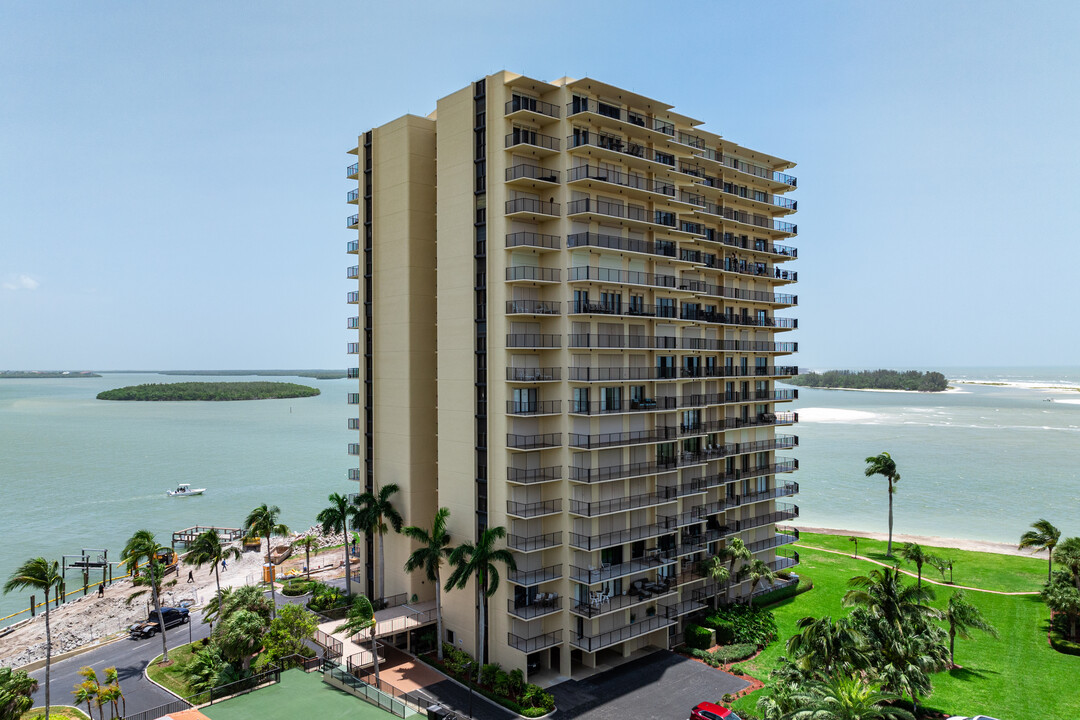 Shipps Landing in Marco Island, FL - Building Photo